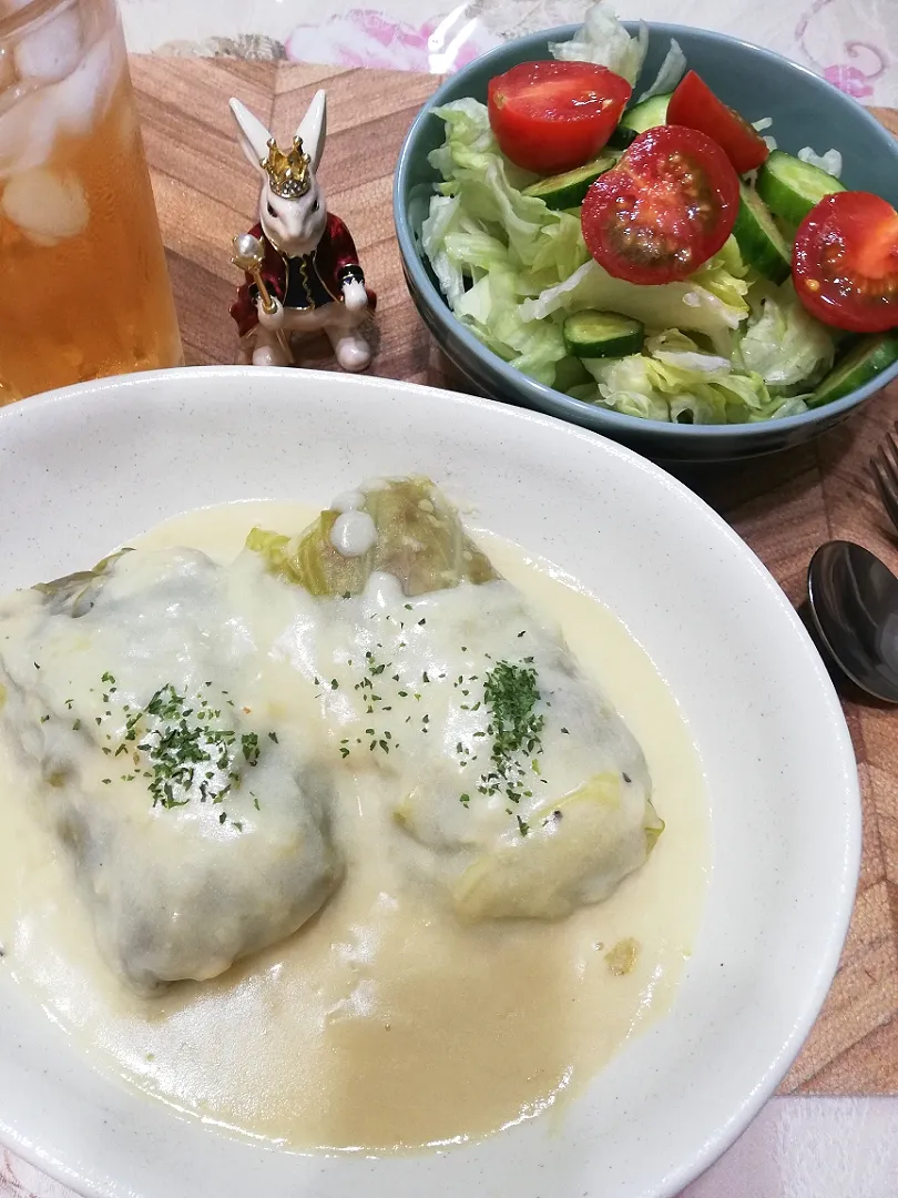 12/12
ロールキャベツシチューで晩ごはん😋|たえさん