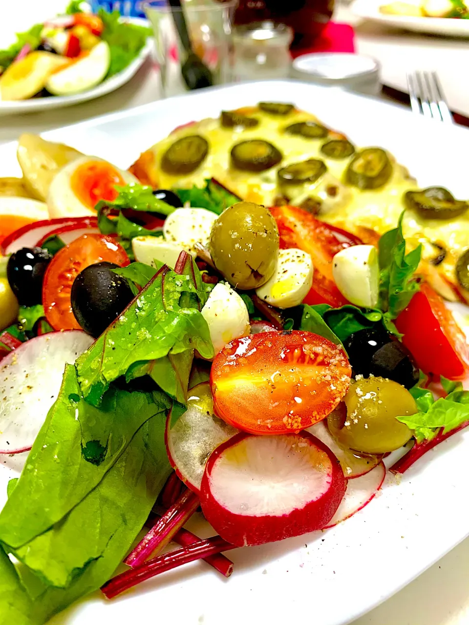 simple salad dressed with black truffle salt and extra virgin olive oil|gonbenさん