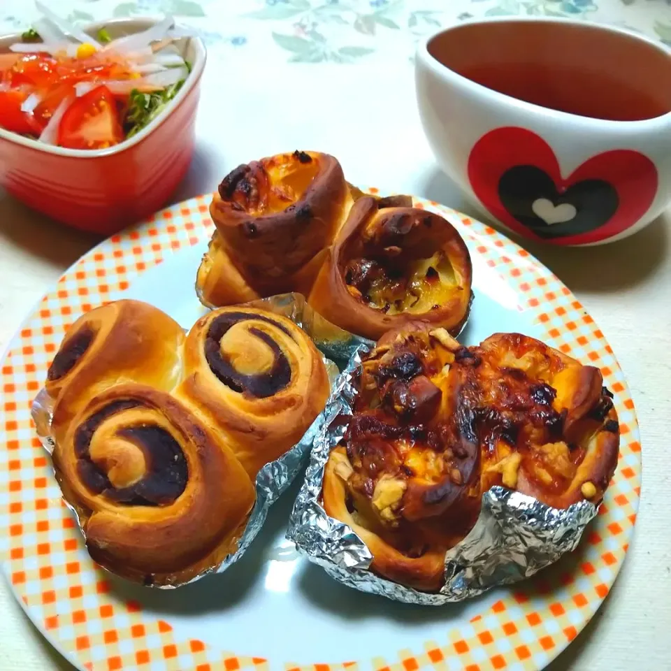 友人の手作りパン三種🍞🥐🥖|うたかた。さん