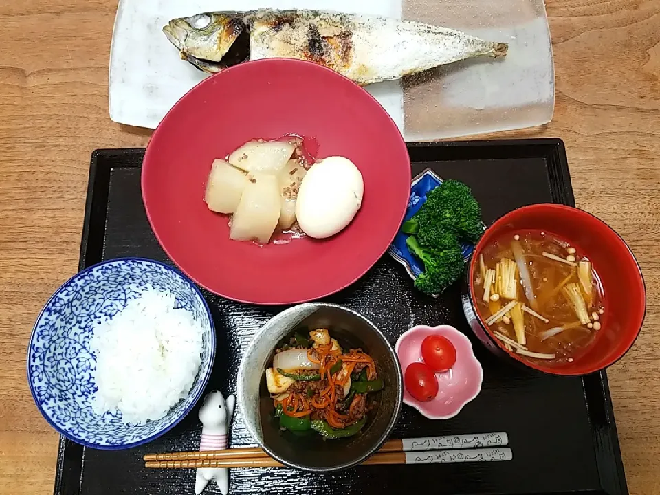 Snapdishの料理写真:自分で釣った鬼あじを塩焼きに！他は和定食に。|nontaさん