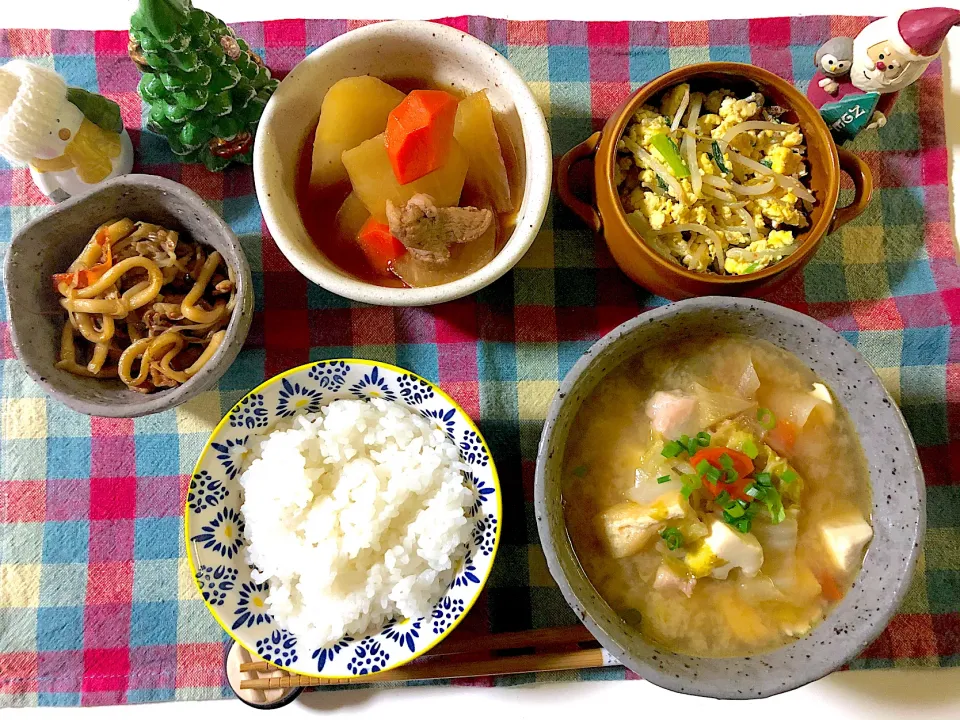 Snapdishの料理写真:✳︎とり味噌鍋風✳︎大根と豚肉の煮物✳︎焼うどん✳︎もやしと青葱の中華卵炒め|syamさん