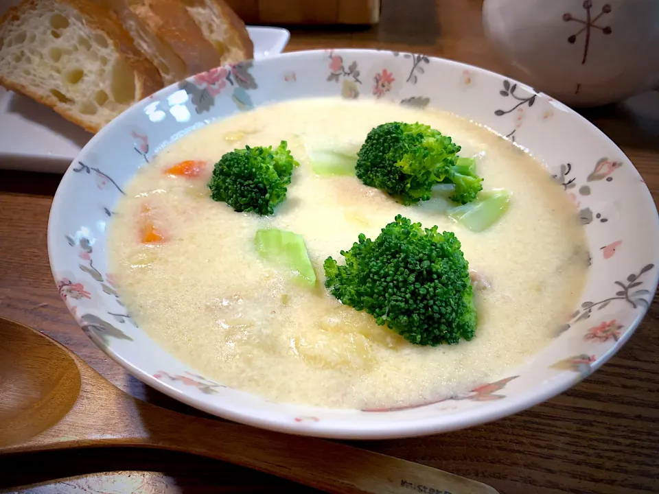 ルゥなしで！チーズ風味のクリームシチュー|ちろるろさん