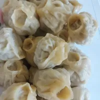 chicken momos|Nishant Kaintholaさん