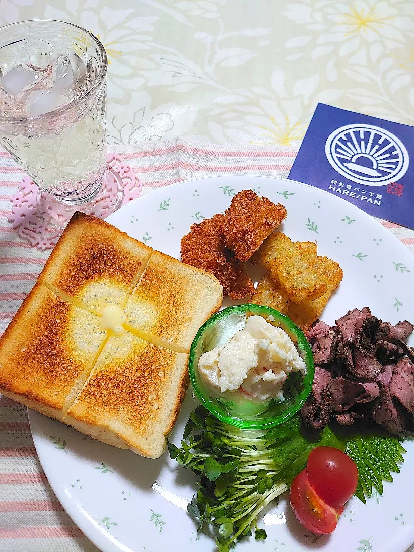 帰り道、一駅歩いて「HARE/PAN」により、夕食です🌃🍴|🍒ふみりん🍒さん