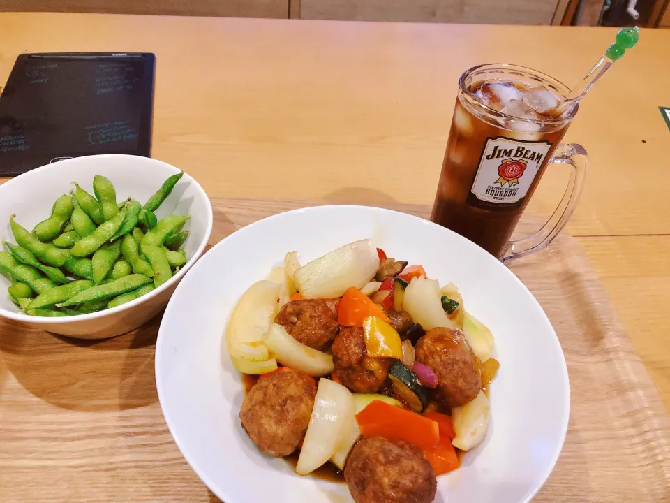 今夜は先ほどアップした肉団子を使い、野菜タップリ酢豚風餡で乾杯🍺|海斗さん