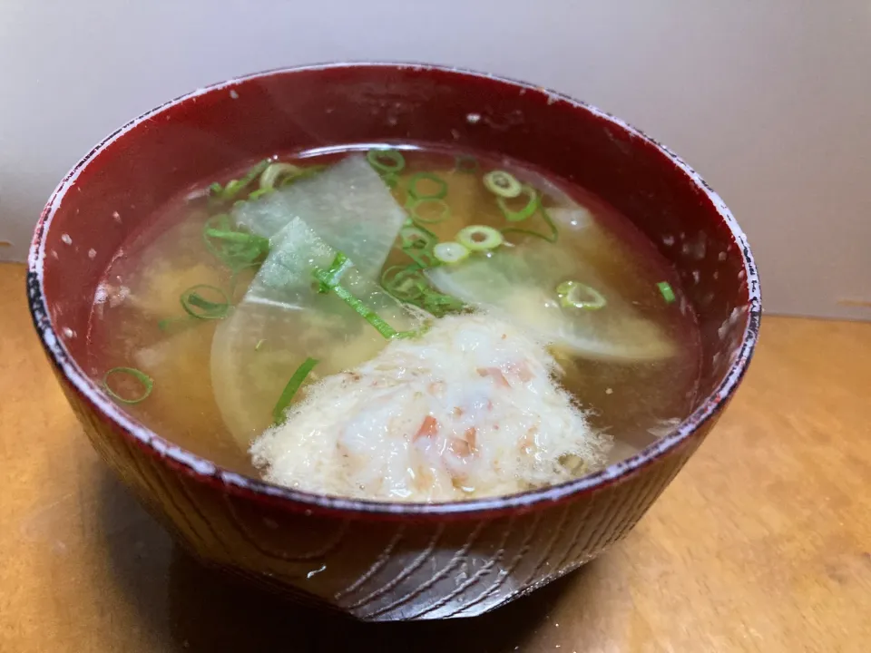 いちょう切りスライス大根とおかかいりとろろいもの味噌汁|めしおさん