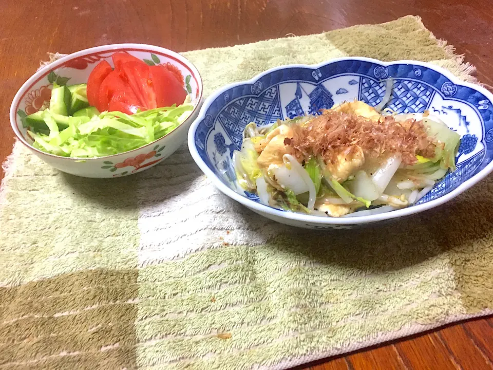 野菜たっぷりあんかけとサラダ！ご飯はどこ行ったー！|あろっぱさん