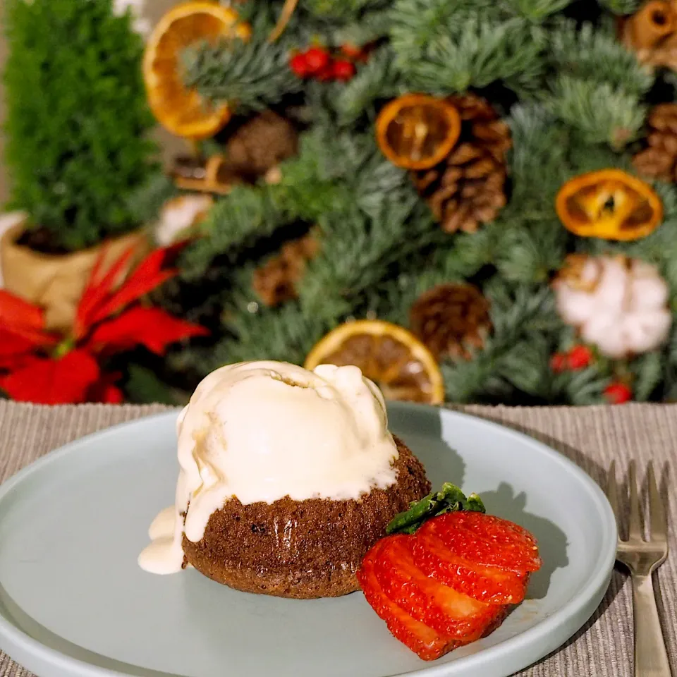 Chocolate lava cake with vanilla ice cream|Misstyさん