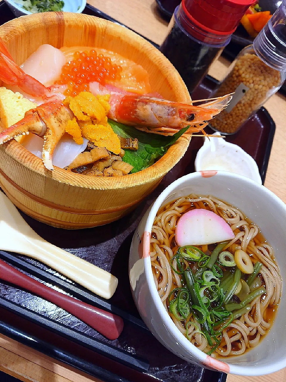 ～おそとでランチ～
海鮮おひつ御膳😋|みぽりん♪さん