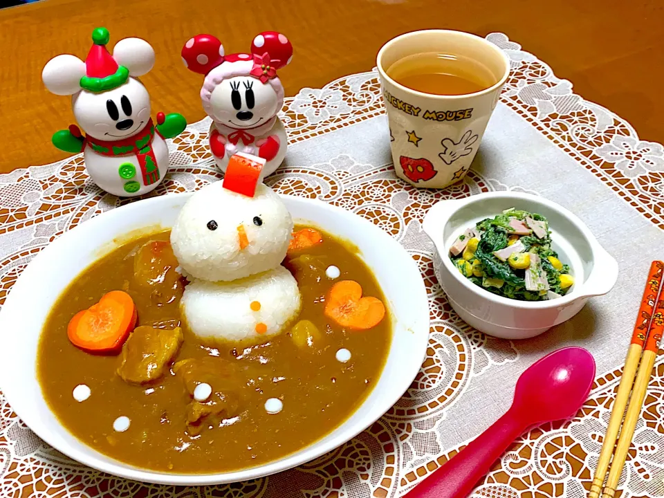 雪が降りましたー❄️ 今夜はデコカレー⭐️|makoさん