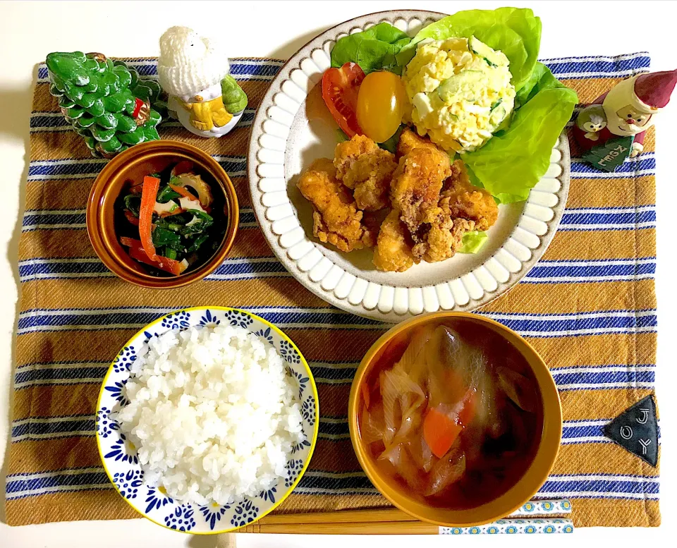 ✳︎鶏胸肉の唐揚げ✳︎ポテトサラダ✳︎大根麺と人参と白葱のお吸い物✳︎ほうれん草と人参と竹輪の胡麻酢和え|syamさん