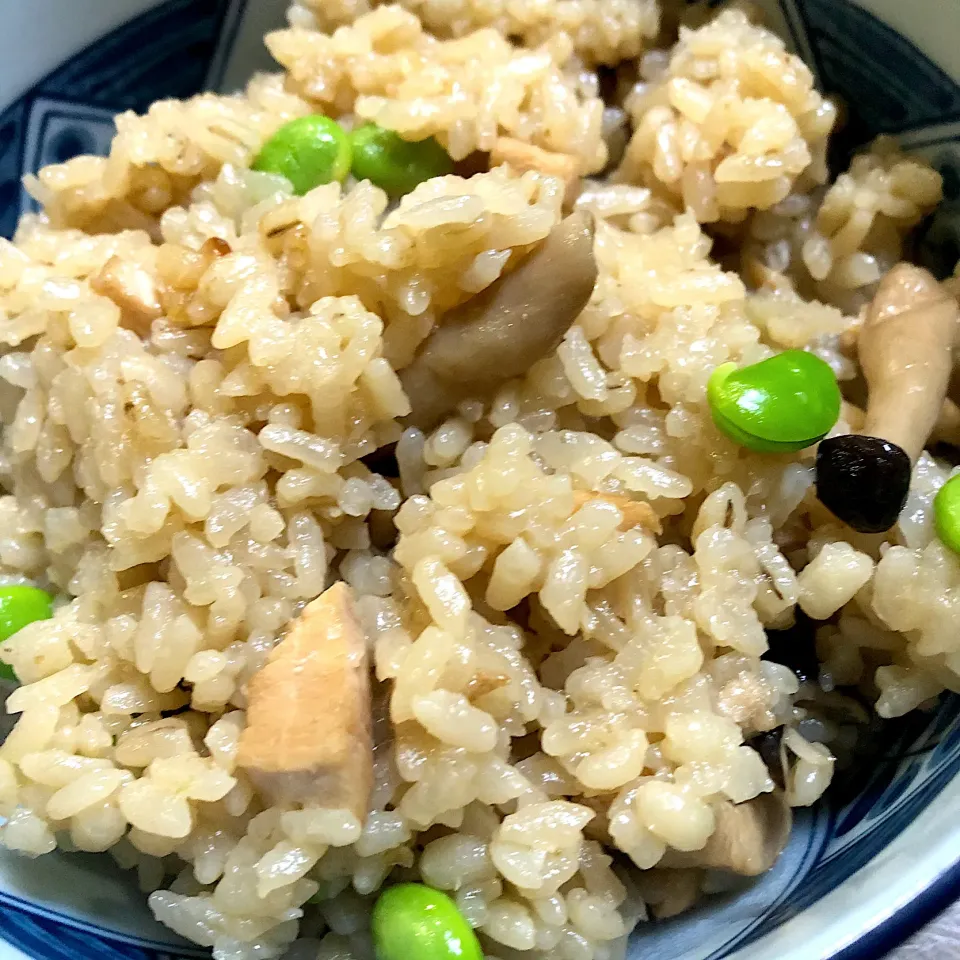 鶏胸肉としめじと枝豆の炊き込みご飯|のろさん