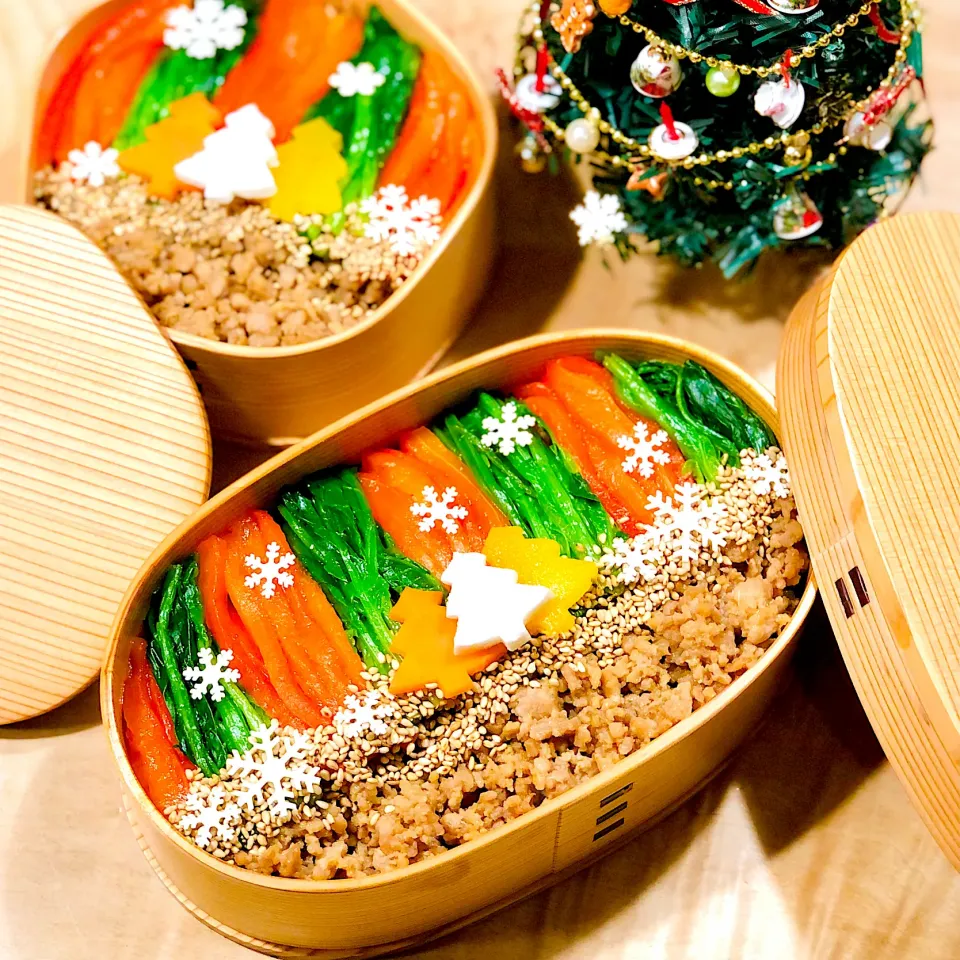 鷄そぼろ弁当🎄|1480_kojiさん