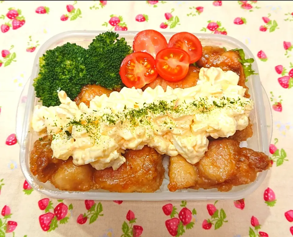 チキン南蛮のっけ弁当❤️|みちゅあしさん