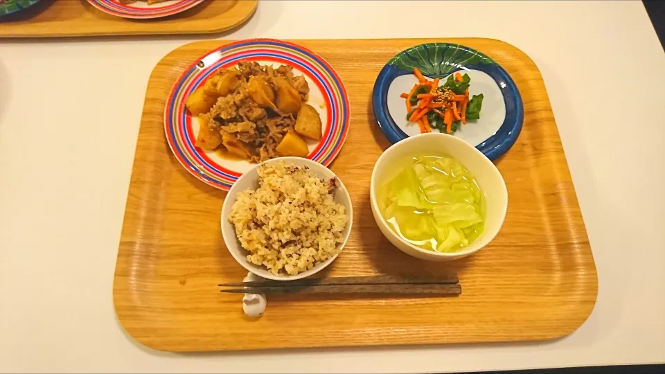 今日の夕食 じゃがいもと豚肉の味噌キムチ煮、ピーマンのきんぴら、玄米、キャベツのスープ|pinknari🐰🌈さん