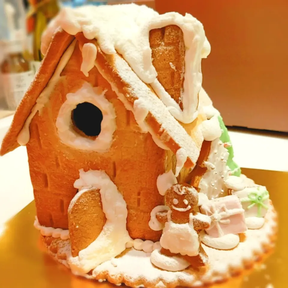 クリスマスに因んで、ヘクセンハウスを作ってきました★当分飾りにしておきます。|yuriさん