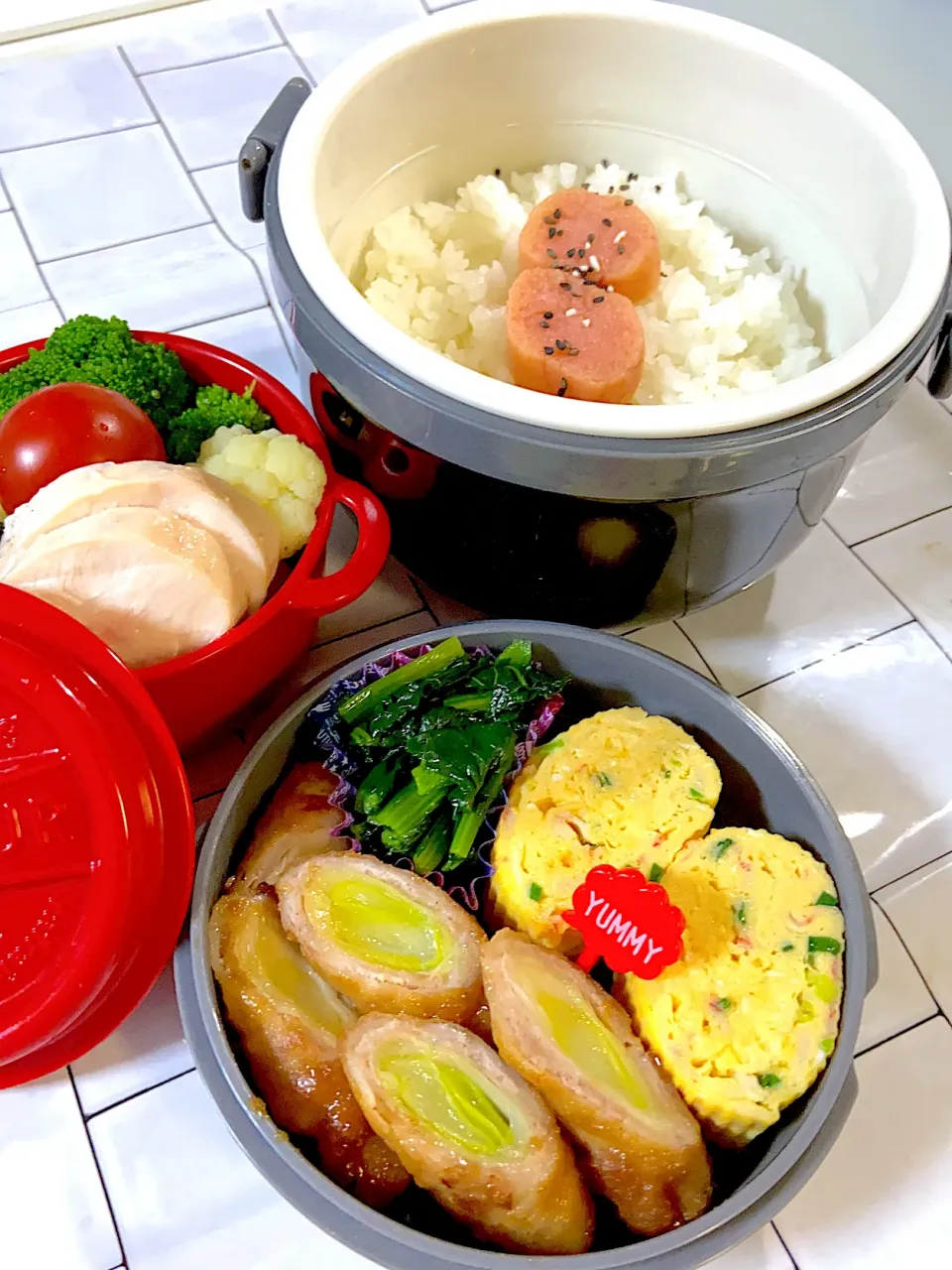 Snapdishの料理写真:白ネギ肉巻き弁当|Mayumi Konishiさん