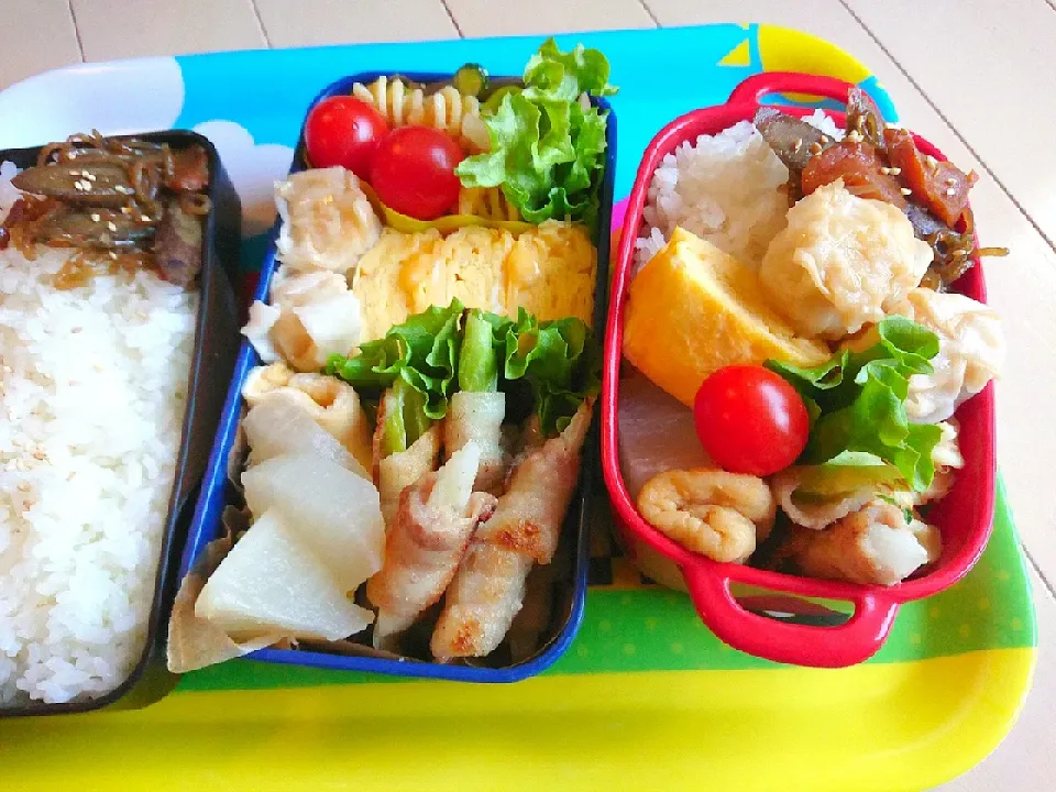 Snapdishの料理写真:旦那さまと息子のお弁当🎵 2020.12.17|mayumiさん