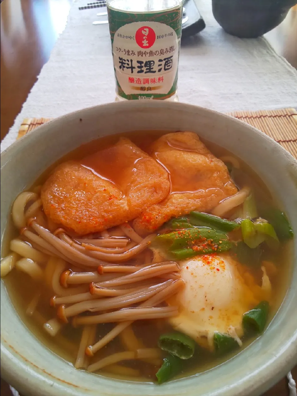 Snapdishの料理写真:きつねうどんブラウンえのき卵入
日の出料理酒でふんわり油あげが煮えました♫|miyuki🌱さん