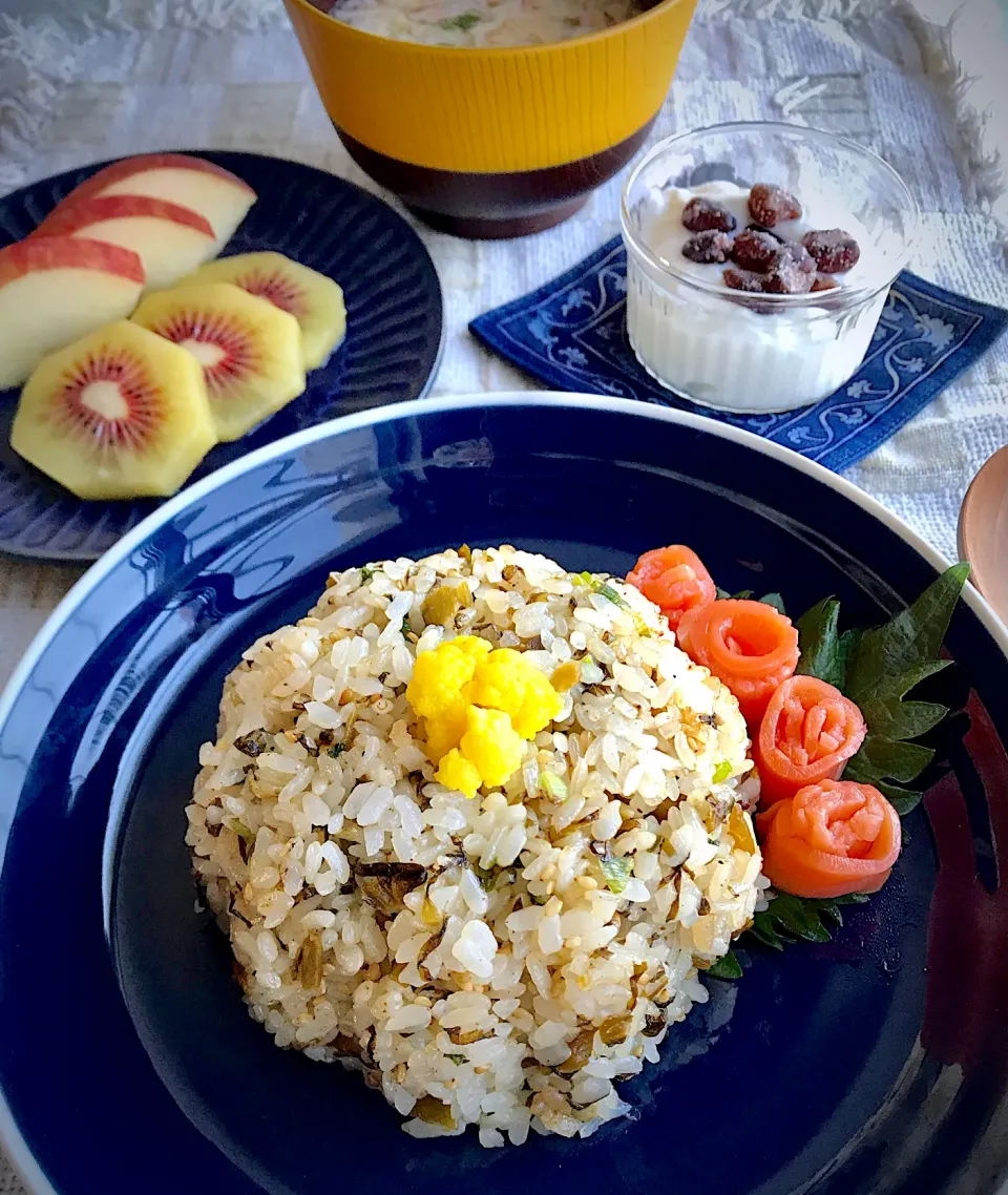 Snapdishの料理写真:《辛子高菜チャーハンで朝ご飯》|ちゃべさん