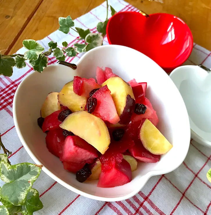 🍎果肉も赤い『紅の夢』りんごと さつまいも🍠のレモン煮🍋|Hollyさん