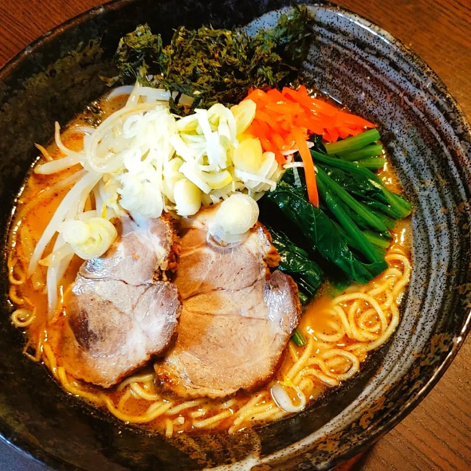 Snapdishの料理写真:とんこつラーメン♫|いくさん