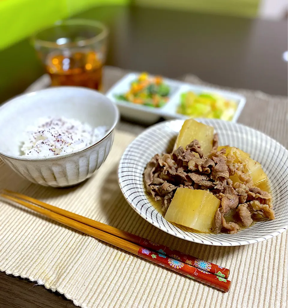 牛肉と大根の煮物　桜海老とキャベツの和え物　小松菜の胡麻マヨ和え|ちぐあささん