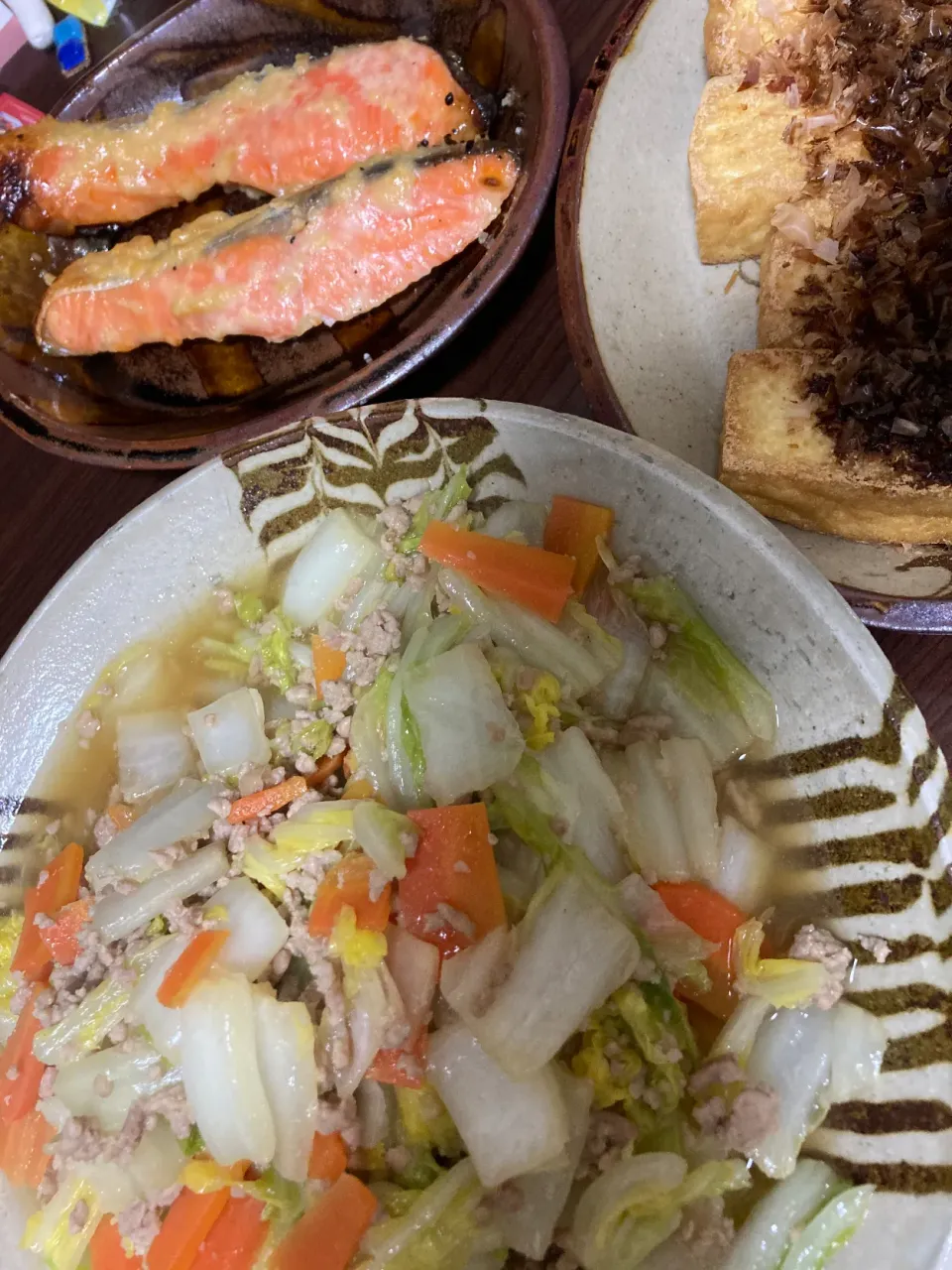 Snapdishの料理写真:12月17日晩ご飯。麻婆白菜、鮭の西京焼き、厚揚げ焼き。|あやさん