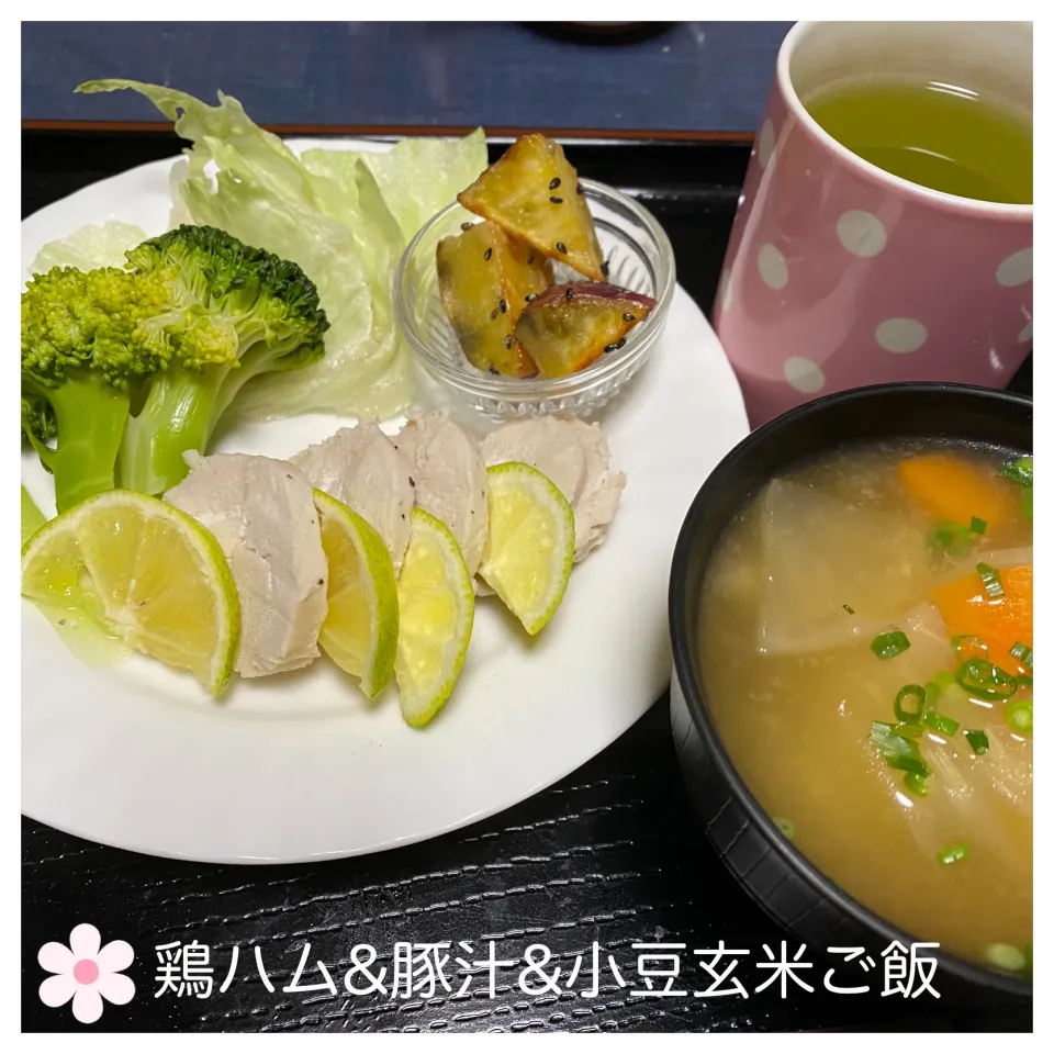 Snapdishの料理写真:鶏ハム&豚汁&小豆玄米ご飯|いのっちさん