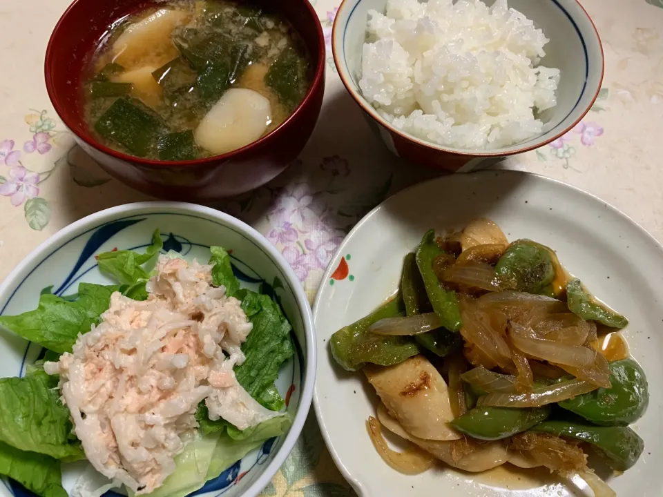 朝ごはん、ソーセージ生姜焼き、大根ツナサラダ、里芋味噌汁|Isimura Hidekiさん