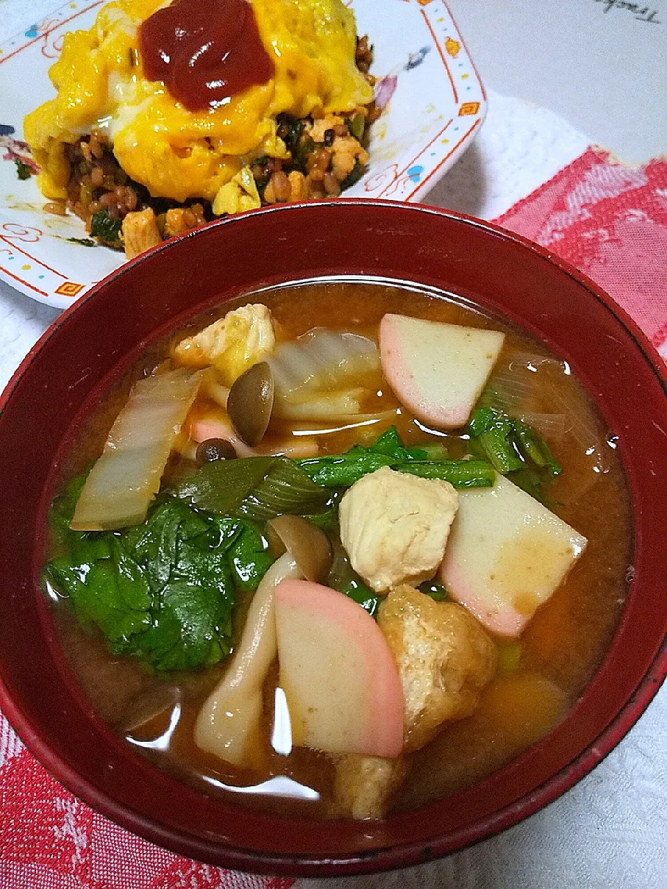 今日のお昼
※味噌煮込みうどん風のお味噌汁
※雑穀ご飯オムライス|れあMIXさん