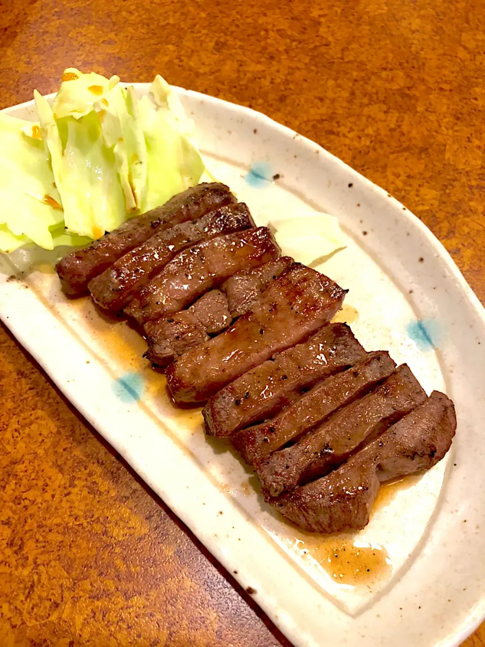 タンのステーキ　タンをステーキでいただくのは初めてでした😳|花鳥　舞さん