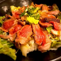 Snapdishの料理写真:レアステーキ丼|ぴろさん