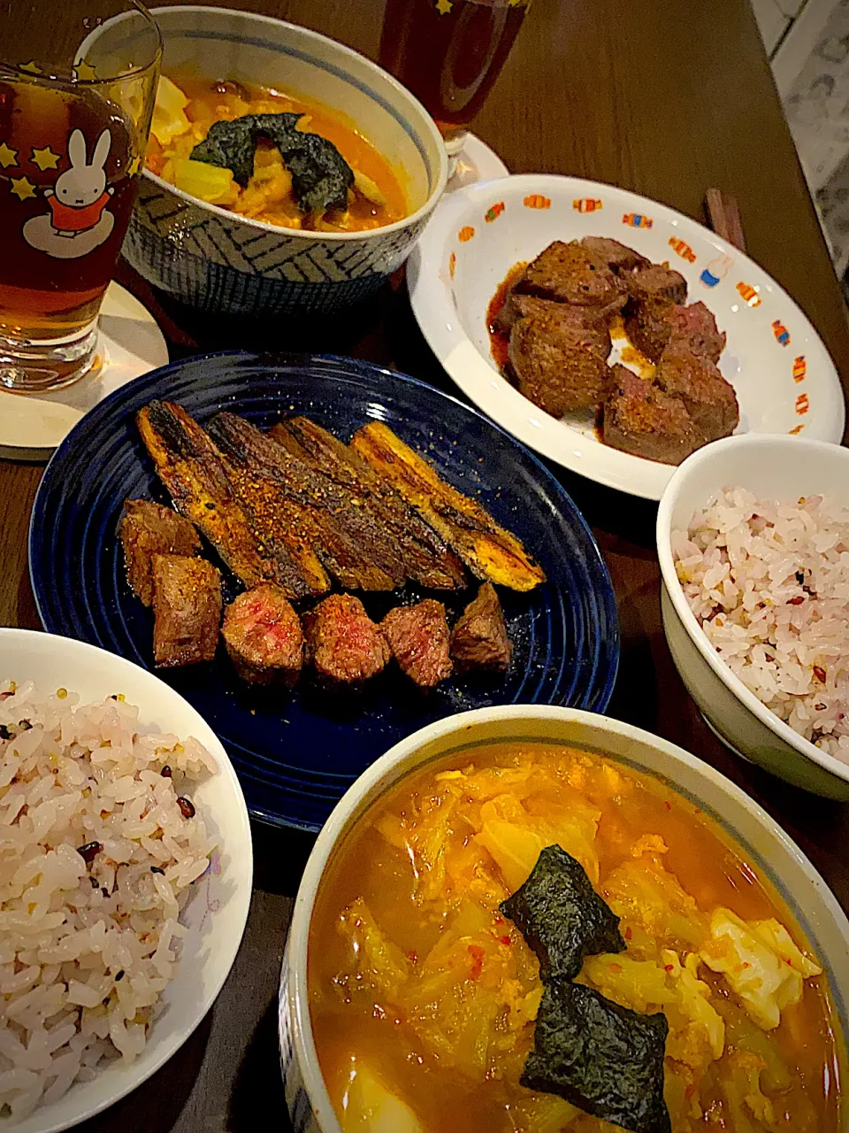 ビーフステーキ🥩　茄子ロースト🍆　七味唐辛子　純豆腐チゲ🥘　十六穀ごはん🍚　麦茶🍹|ch＊K*∀o(^^*)♪さん