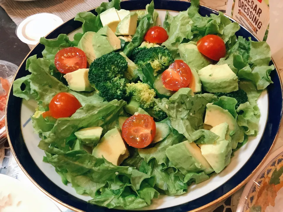 アボカドのサラダ🥗🥑😋|アライさんさん