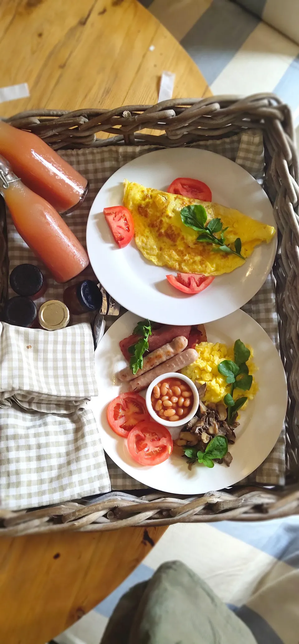 Breakfast for two|Miss Manziniさん