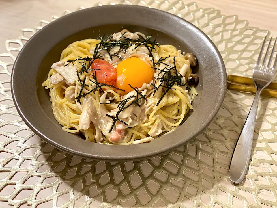 Snapdishの料理写真:きのこと明太子の和風クリームパスタ|ひろさんとゆりさんさん