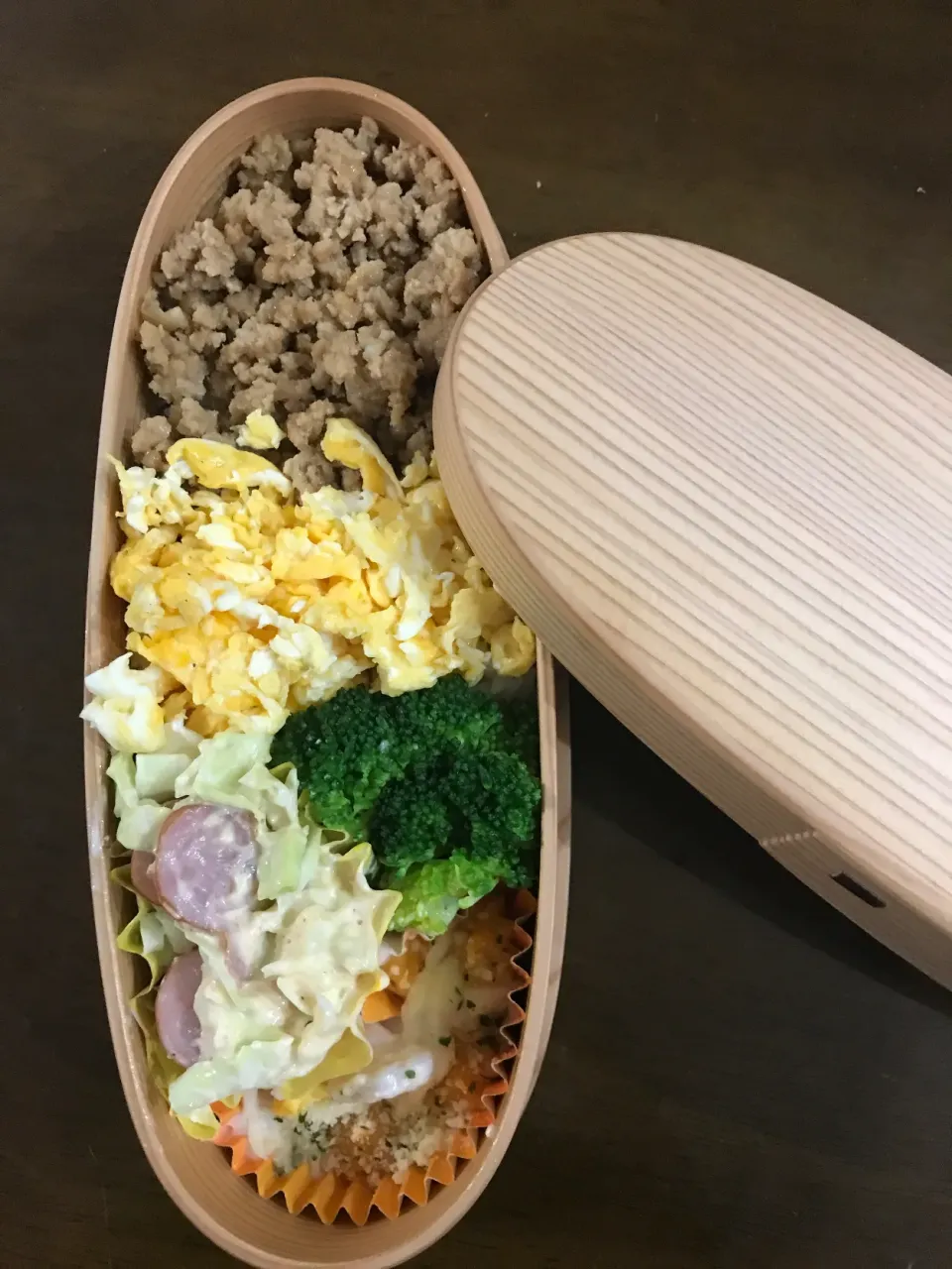 Snapdishの料理写真:鶏のそぼろ弁当|ぎんなんさん