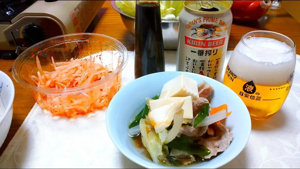 12/18の夕食
白菜と豚肉の鍋🍲で乾杯🍻
手作り柚子ポン酢|卯月さん