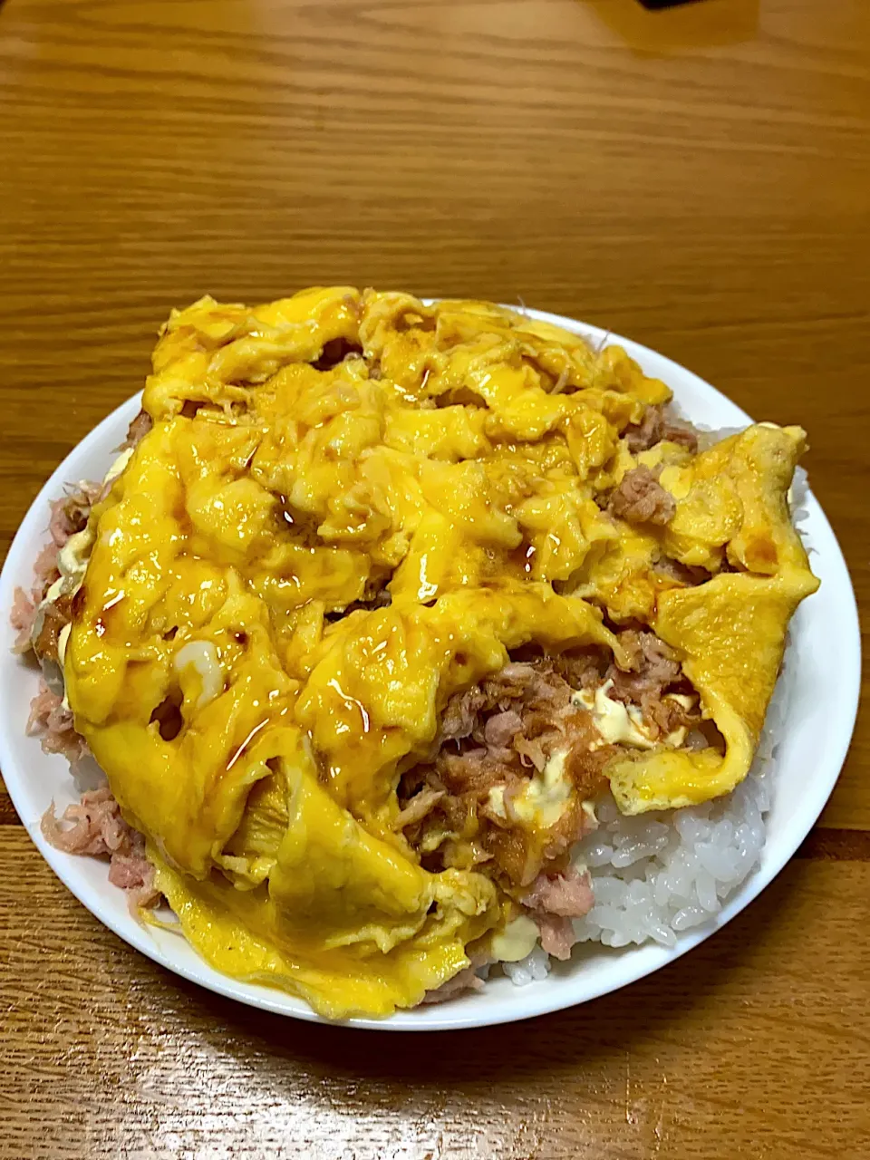 Snapdishの料理写真:ツナ入りたまご丼|펭귄  마사노부(ペンギン政信)さん