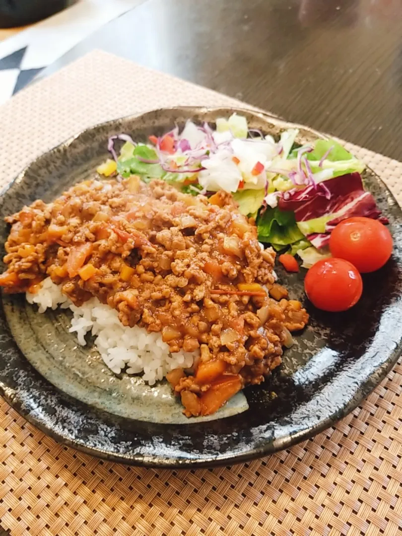 ランチは大豆のお肉でキーマカレー。
ヘルシーで美味しい～😋|yoshiyoshiさん