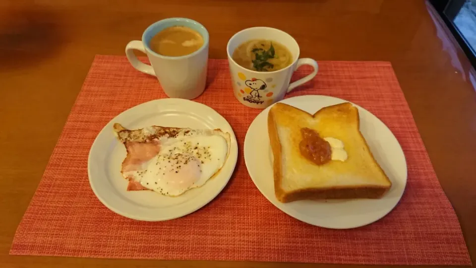 本日のお家モーニング☕🍞🌄|chikakoさん