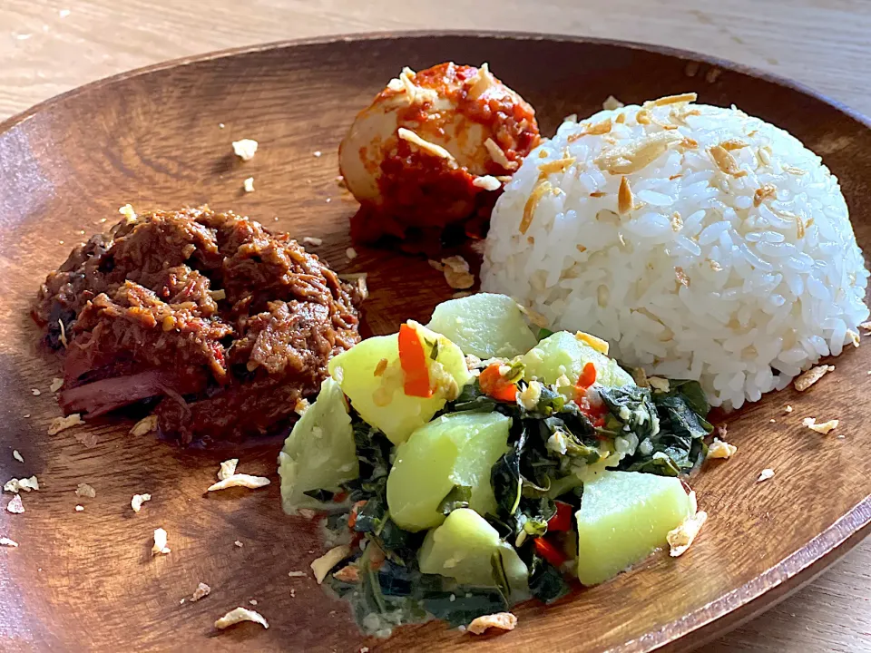 Nasi rendang|yeni kartikasariさん