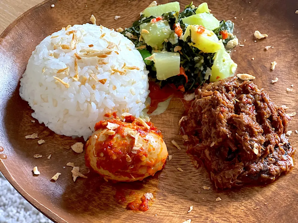 Nasi rendang|yeni kartikasariさん