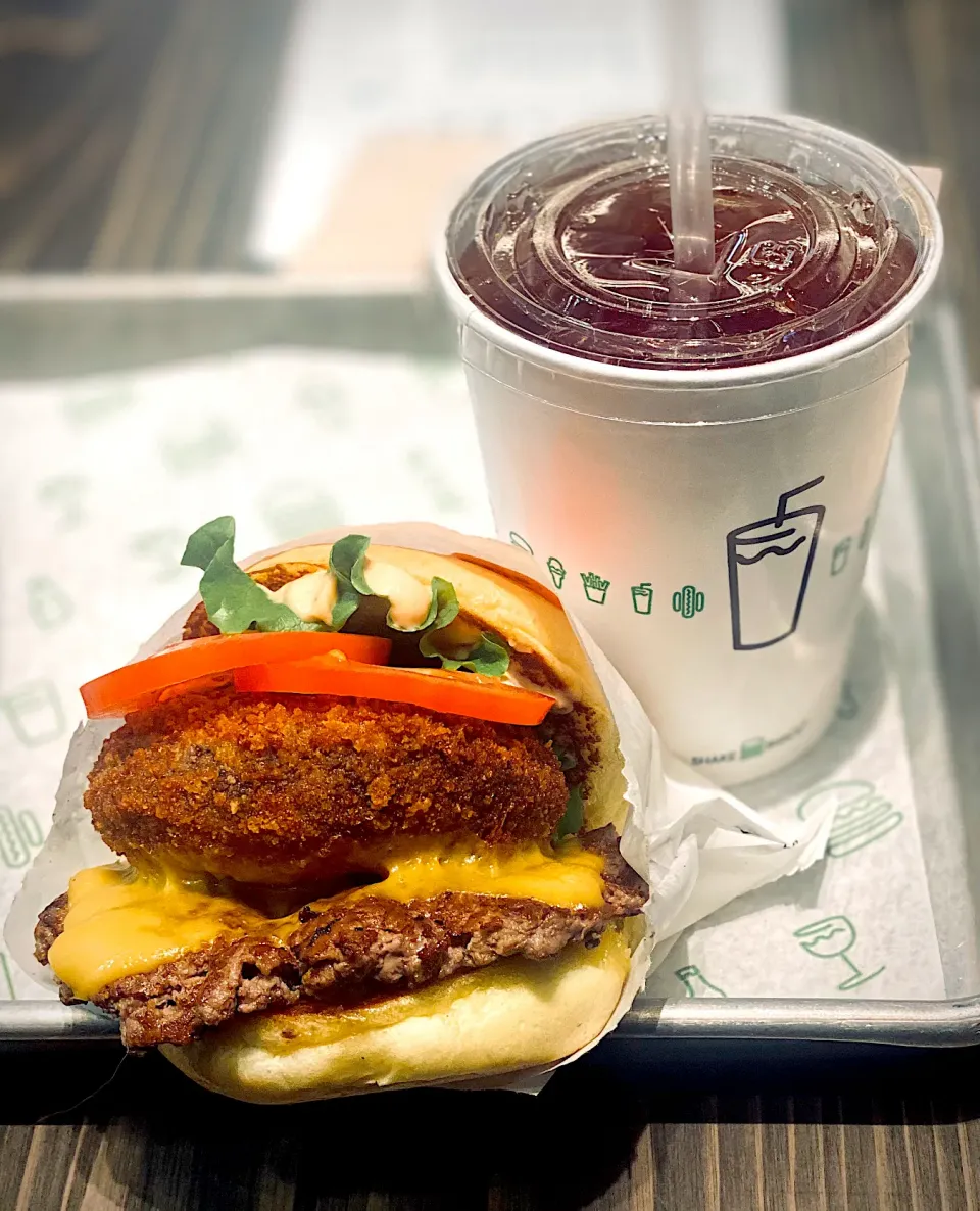 Snapdishの料理写真:Shake Shack Hamburger🍔|にゃあ（芸名）さん