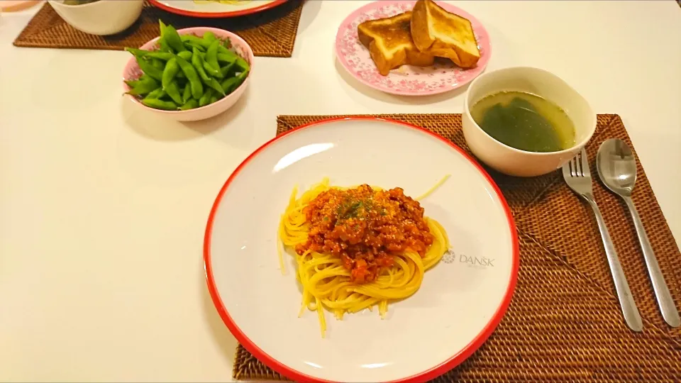 今日の夕食 トマトジュースのミートソース、枝豆、わかめスープ|pinknari🐰🌈さん