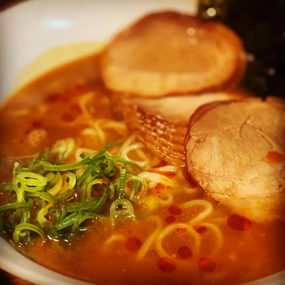 Hot & Spicy Beef Stock Miso Soup 🍲 with Ramen Noodles 
Pork Chashu  & Nori,Negi 
#noodles #homemade #beefstock #soup #ramen #chefemanuel|Emanuel Hayashiさん