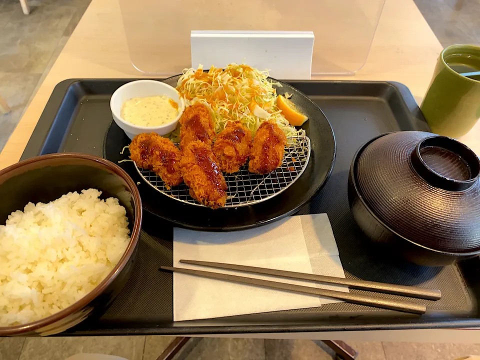 Snapdishの料理写真:松の家さんでカキフライ定食を頂きました^_^|tubakiさん