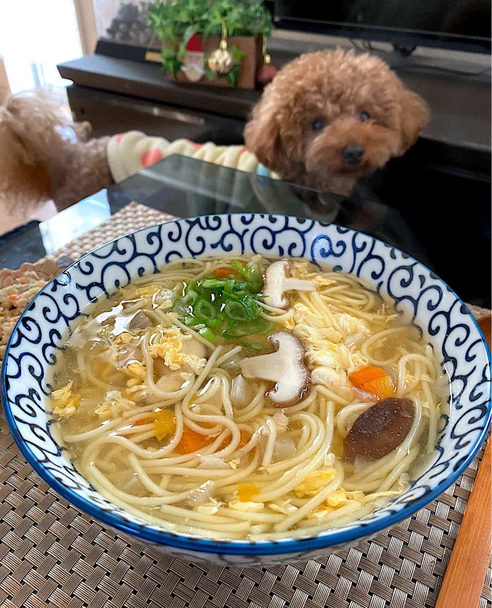 Snapdishの料理写真:ゆかりさんの料理 きのこの卵とじうどん🍄|ゆかりさん