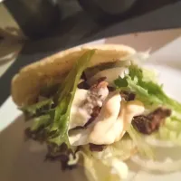 self-made kebab with fresh vegetables and garlic sauce|Ronny Verplaetseさん